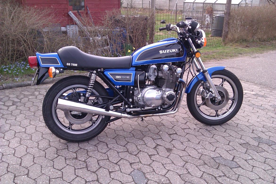 Suzuki GS 750 E - Første prøvetur efter samlingen...På vej til St. Bededagstræf 2013 billede 2