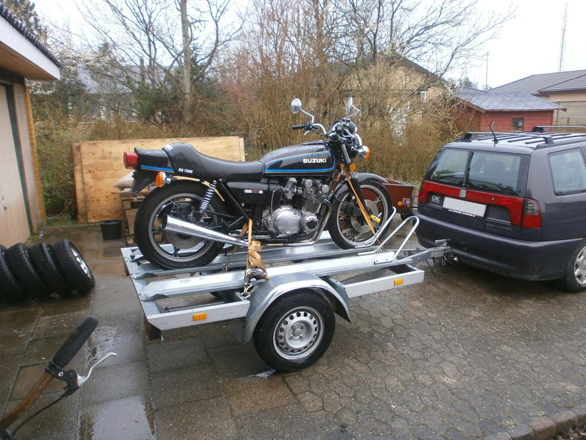 Suzuki GS 750 E - På vej til syn billede 6