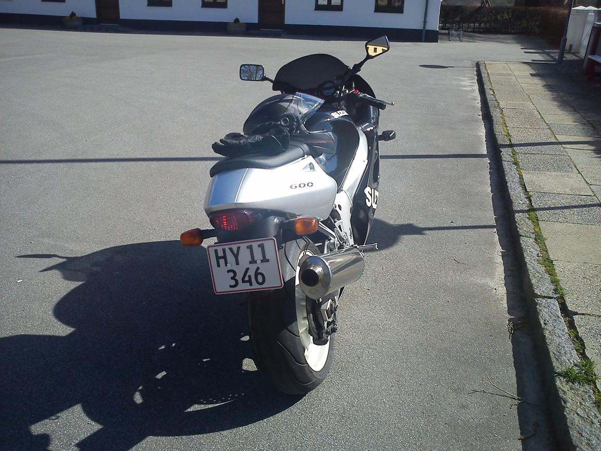 Suzuki GSXR 600 SRAD Solgt :( billede 3