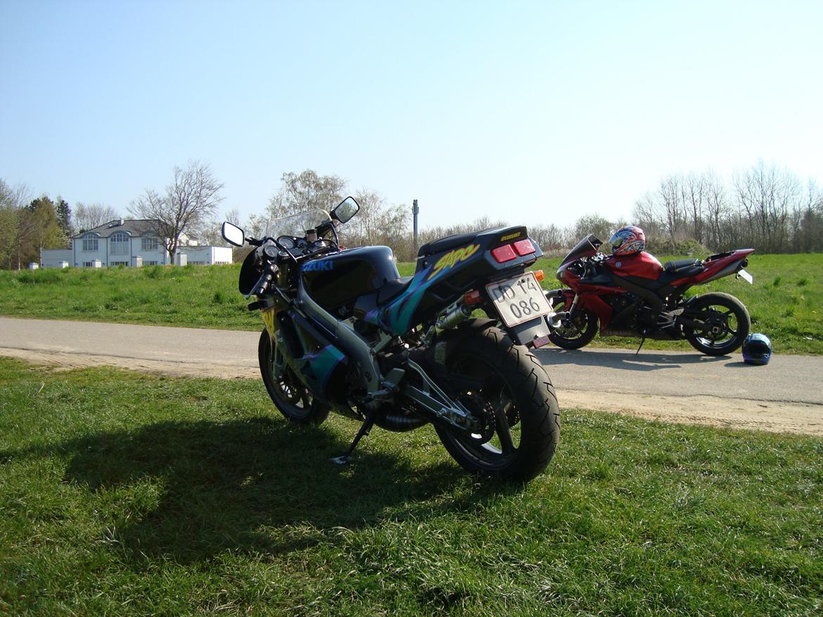 Suzuki RGV250 billede 5
