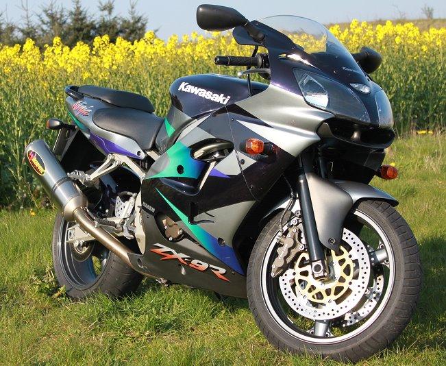 Kawasaki ZX9R billede 1