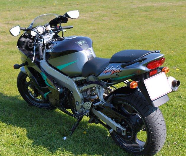 Kawasaki ZX9R billede 3