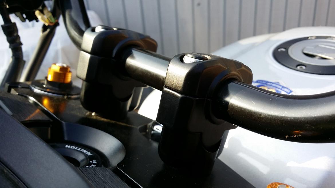 Yamaha XJR 1300 "SOLGT" - 20mm risers gør kørestillingen ENDNU bedre.  billede 31