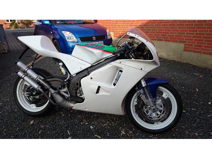 Suzuki RGV250 M VJ22A billede 1