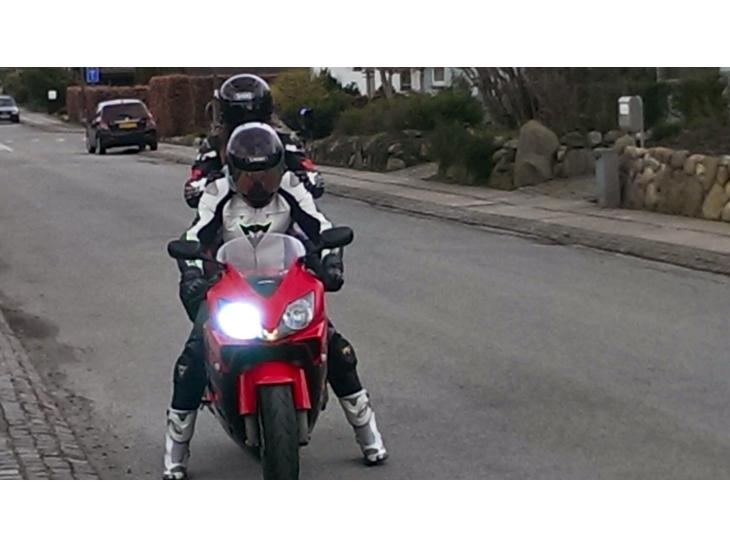 {{currentPhoto.altText}} billede {{currentPhoto.number}}