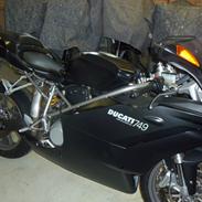 Ducati 749 dark