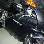 Ducati 749 dark