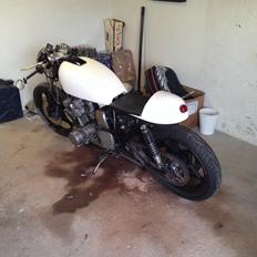 Suzuki GS750 Café Racer