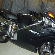 Ducati 749 dark
