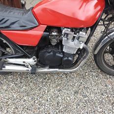 Suzuki GSX 400 F Katana