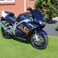 Honda CBR 900 RR FIREBLADE