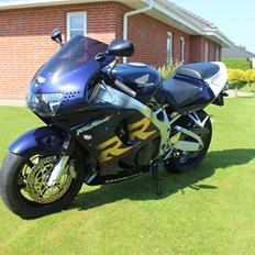 Honda CBR 900 RR FIREBLADE