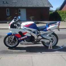 Honda CBR 900 RR SC28
