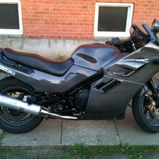 Suzuki GSX 1100 F