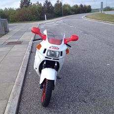 Honda CBR 1000f sc21