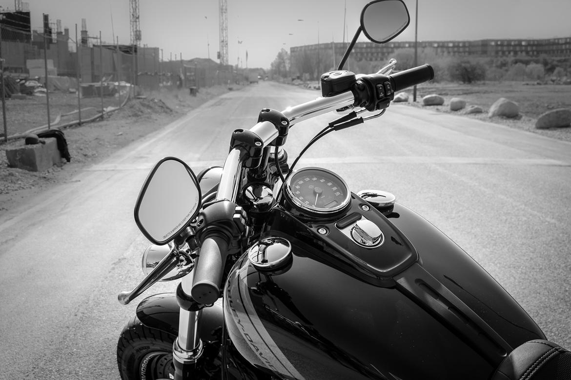 Harley Davidson Fatbob Vivid Black billede 2