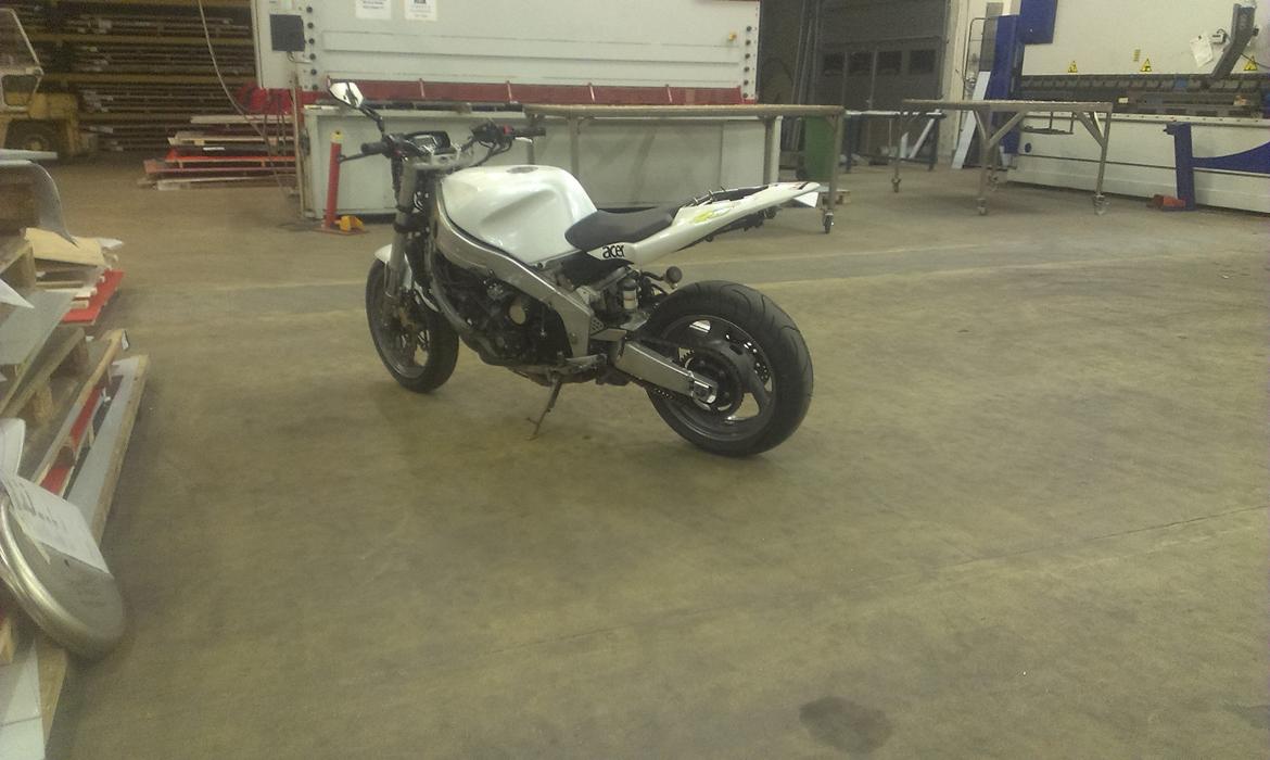 Yamaha FZR 1000 billede 4