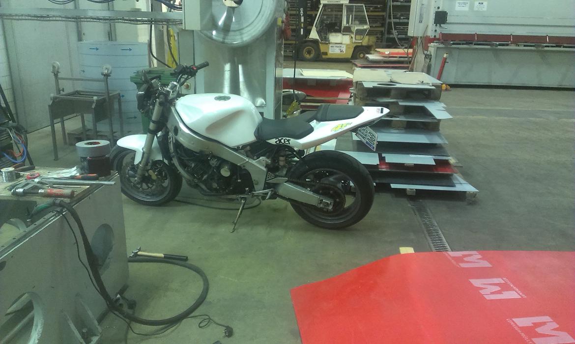 Yamaha FZR 1000 billede 8