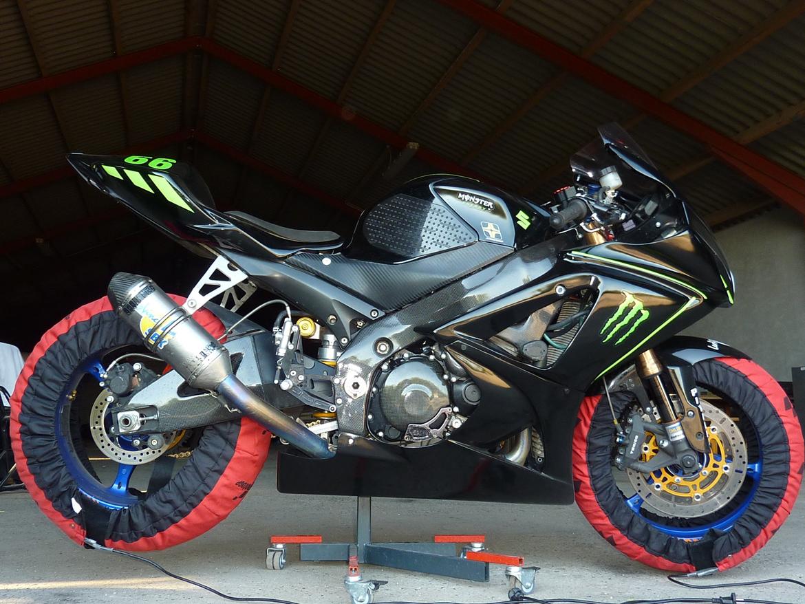 Suzuki gsxr 1000 k8 FIM Superstock billede 1