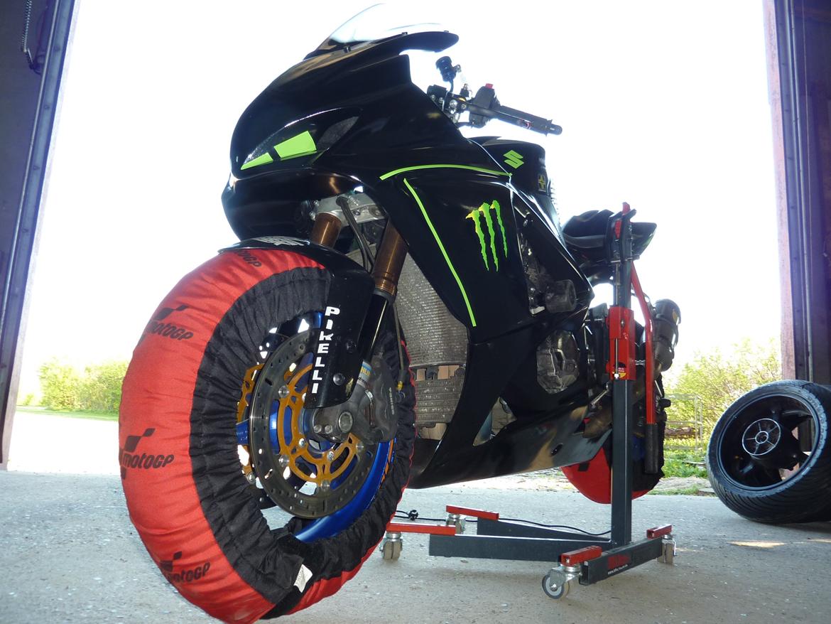 Suzuki gsxr 1000 k8 FIM Superstock billede 4