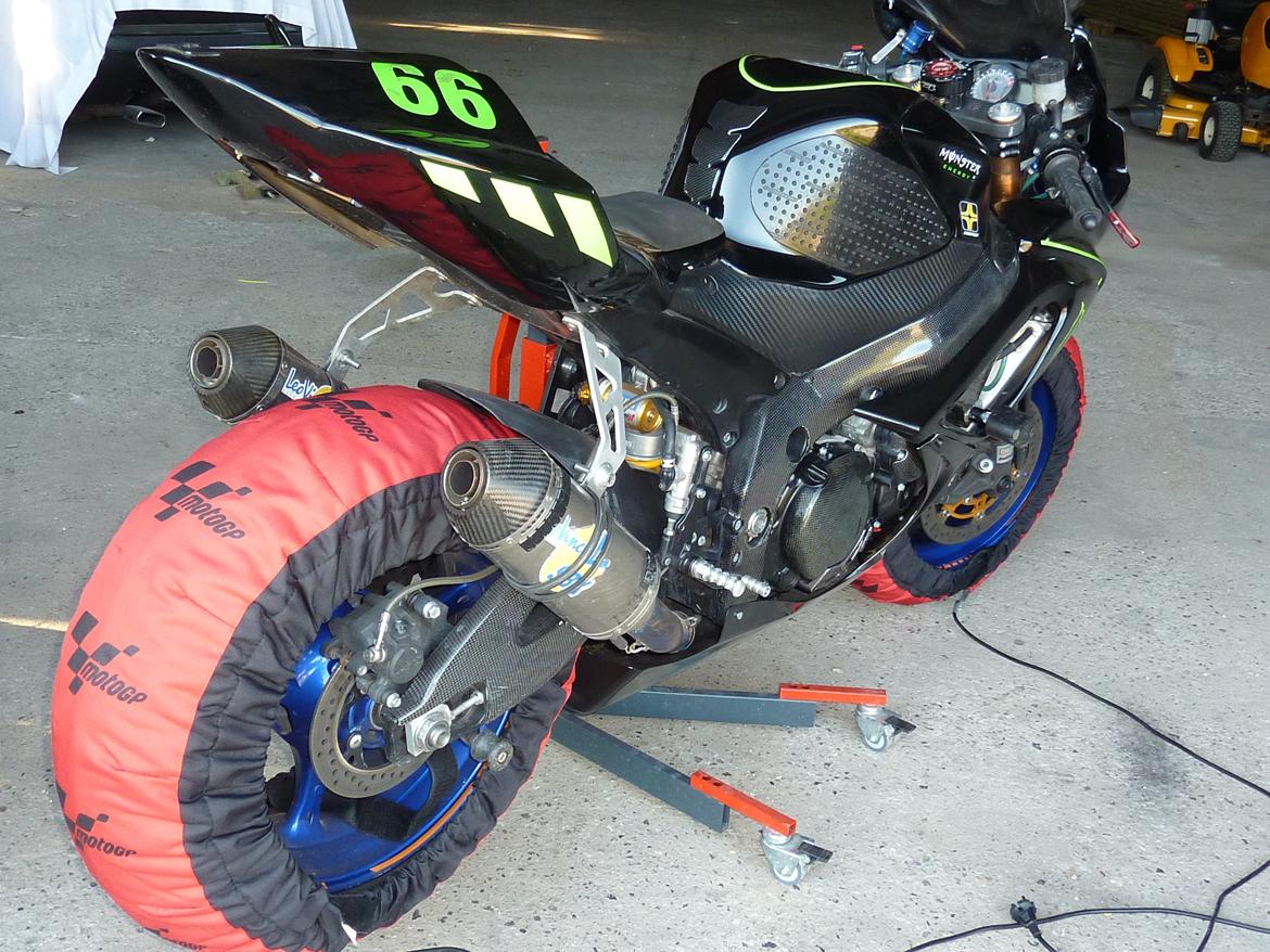 Suzuki gsxr 1000 k8 FIM Superstock billede 2