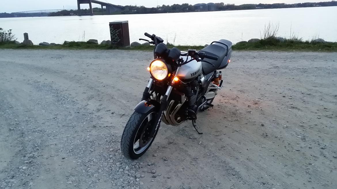 Yamaha XJR 1300 "SOLGT" - De er rigtig fede de her nye blink, de ses rigtig godt også fra siden. billede 35