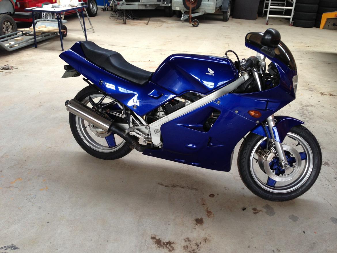 Honda Vfr 400 R NC 21 billede 3