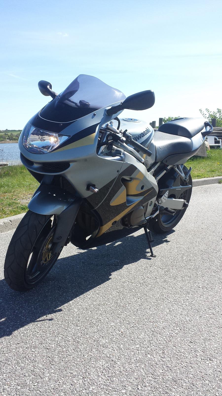 Kawasaki ZX6R billede 4