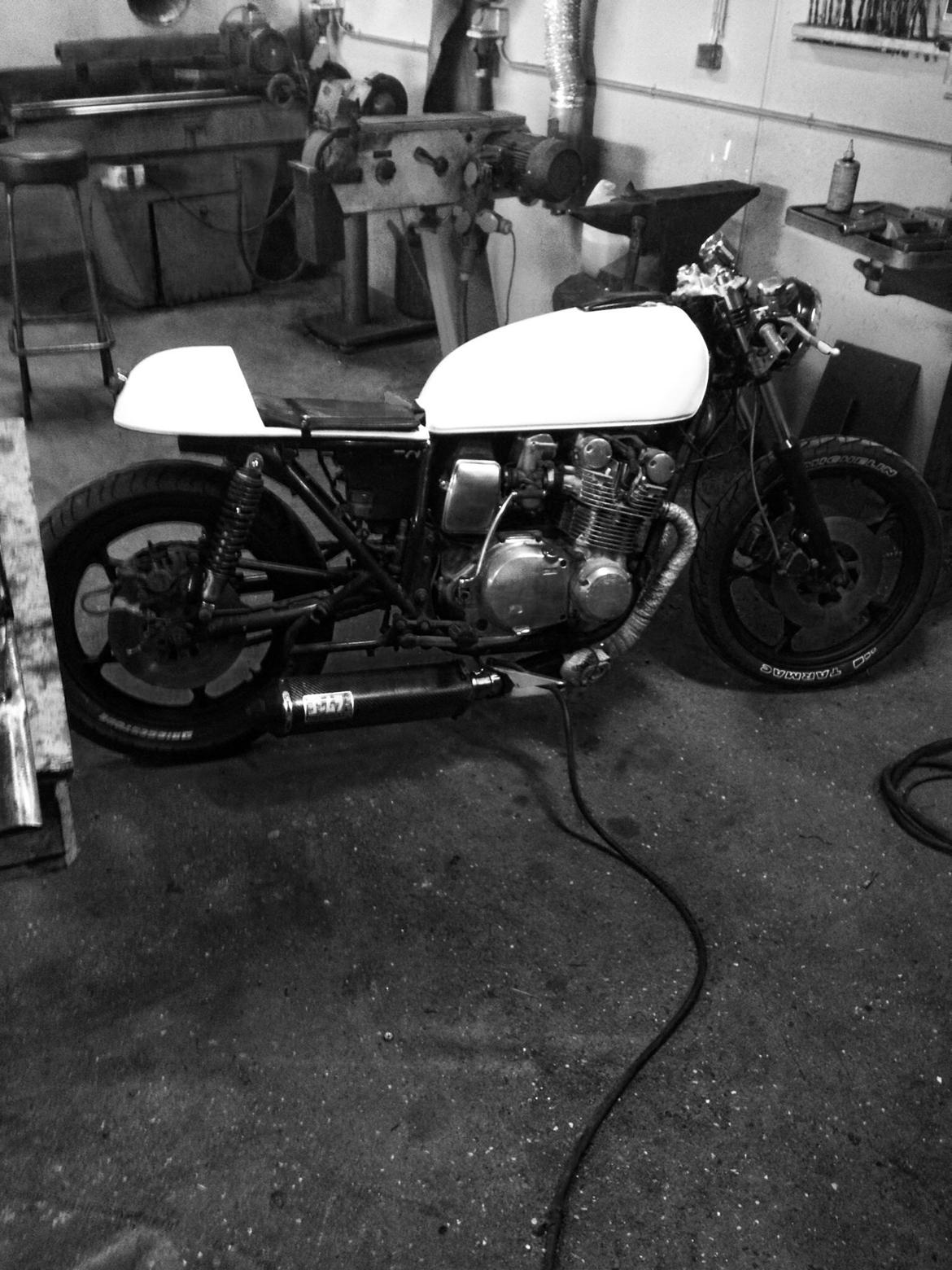 Suzuki GS750 Café Racer billede 2