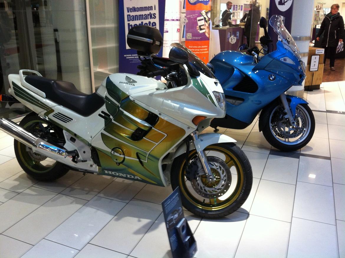 Honda CBR 1000  F  billede 2