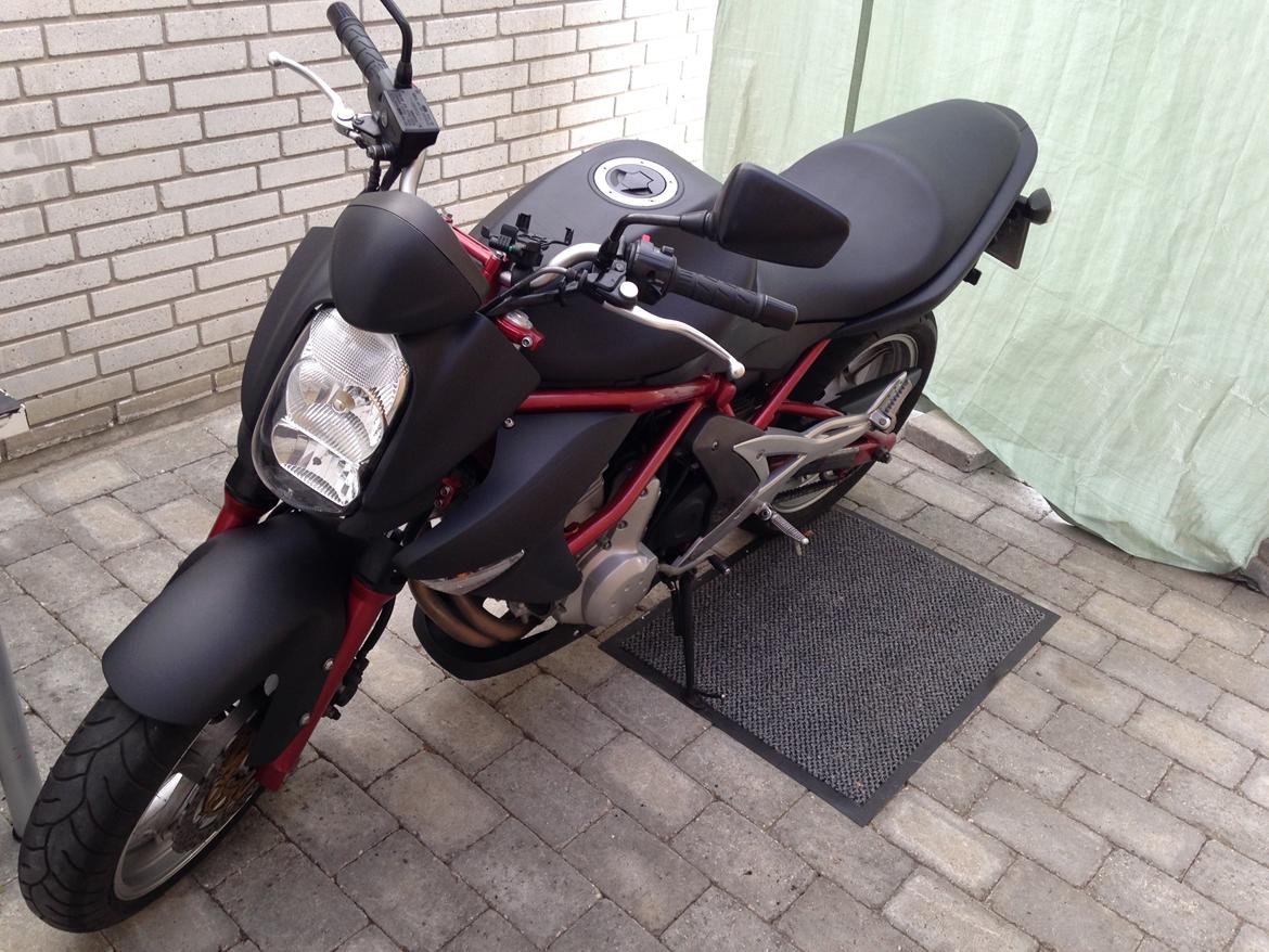 Kawasaki ER-6N - I min lille "garage" :D billede 6