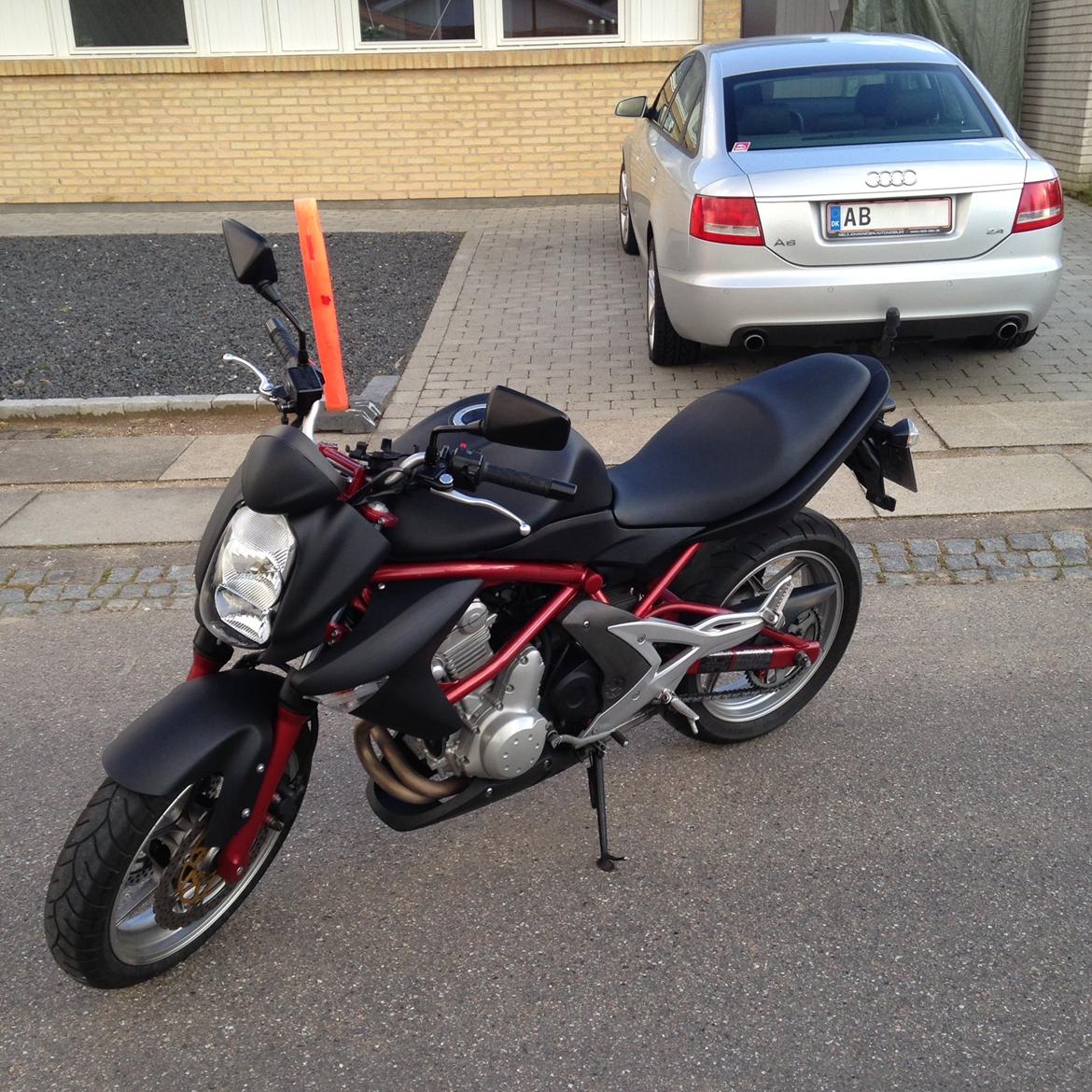 Kawasaki ER-6N billede 3