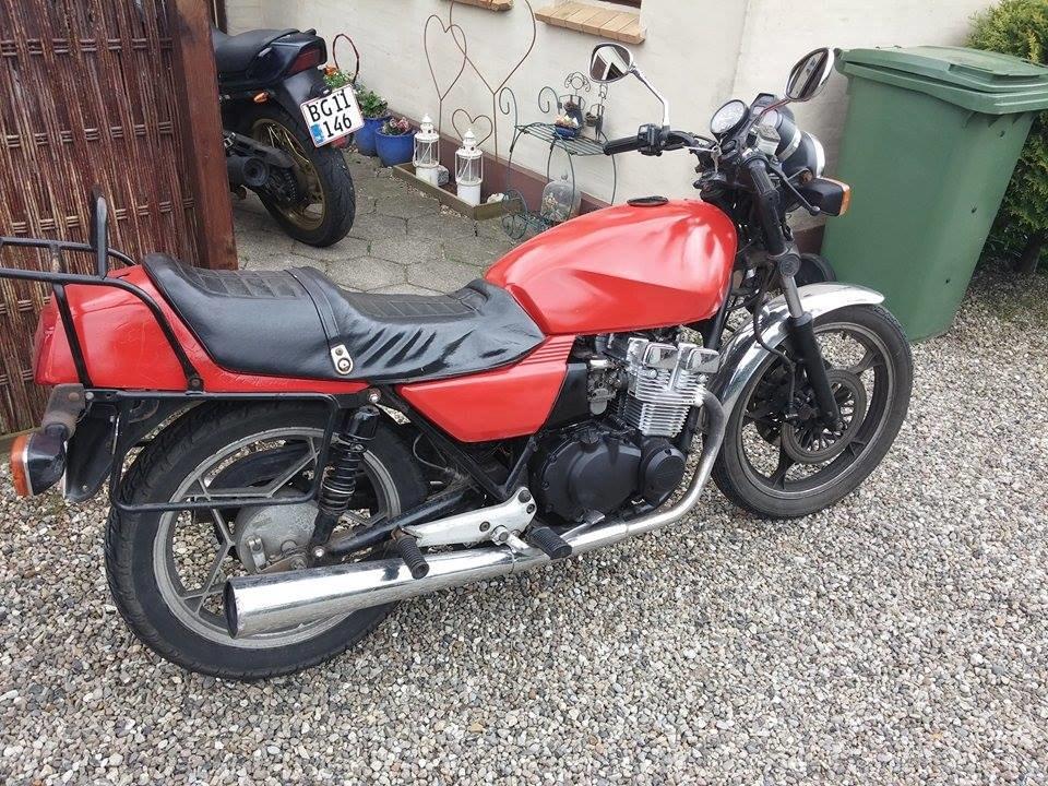 Suzuki gsx 400f katana