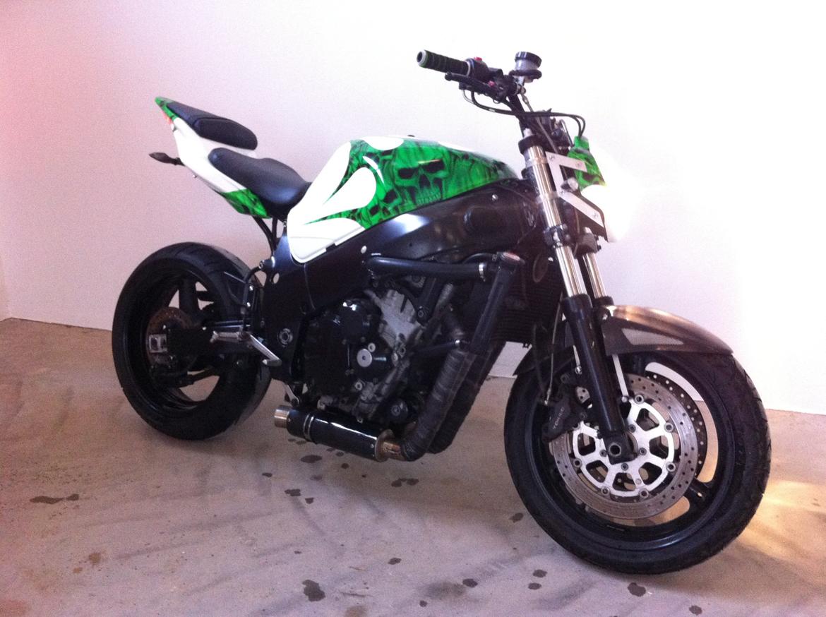 Suzuki GSXR 600 ¨StreetFighter¨SOLGT billede 1