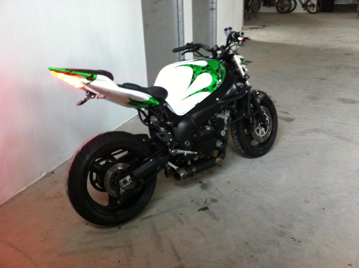 Suzuki GSXR 600 ¨StreetFighter¨SOLGT billede 5