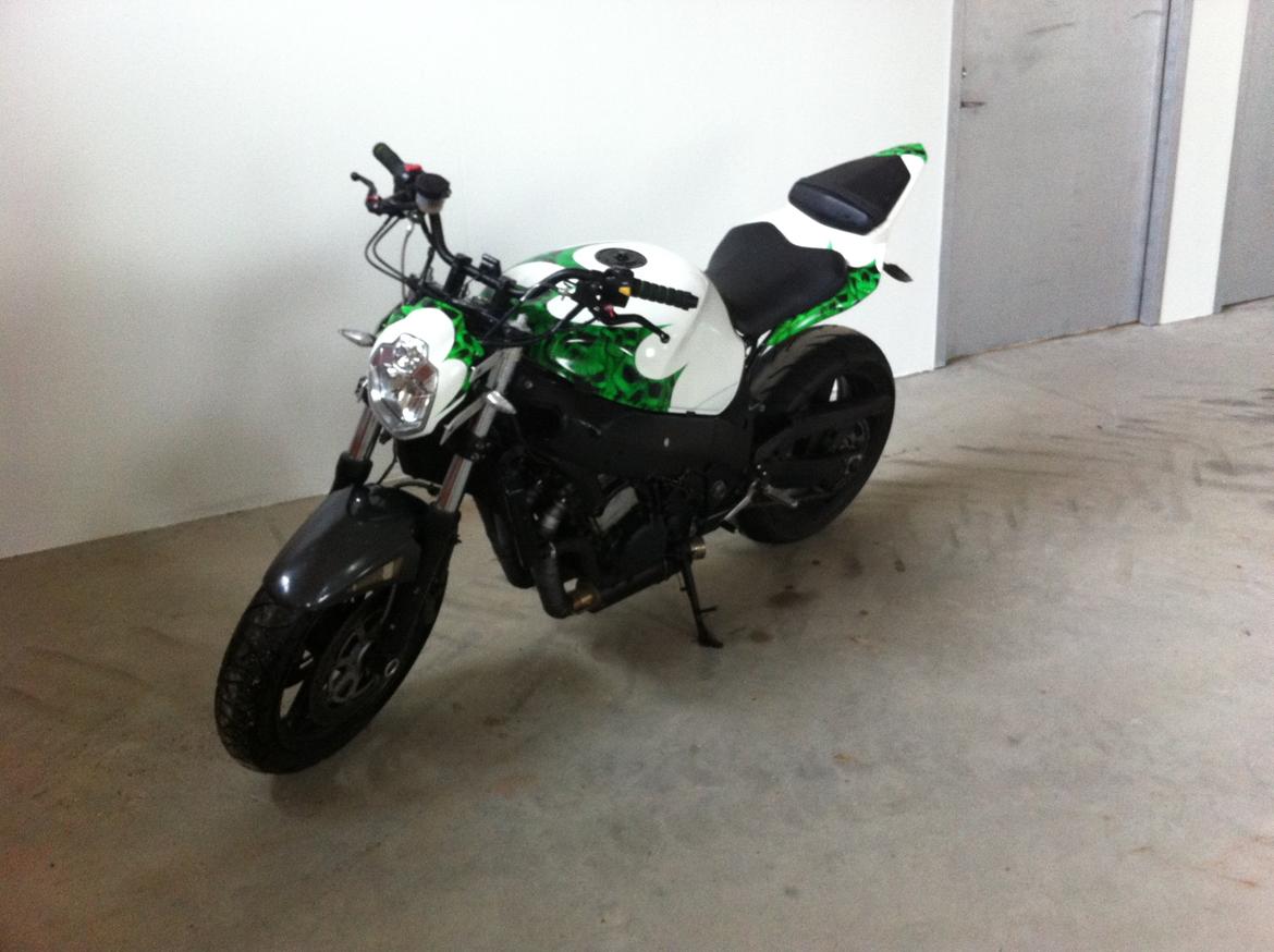 Suzuki GSXR 600 ¨StreetFighter¨SOLGT billede 6