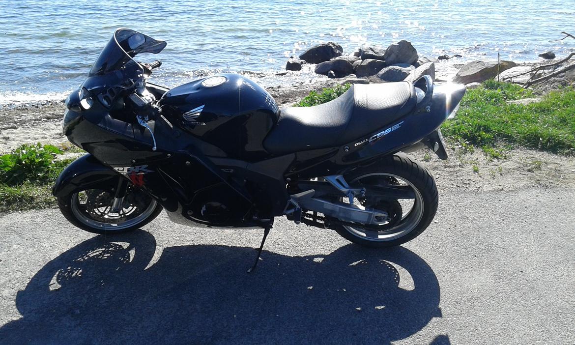 Honda CBR 1100XX Blackbird billede 2