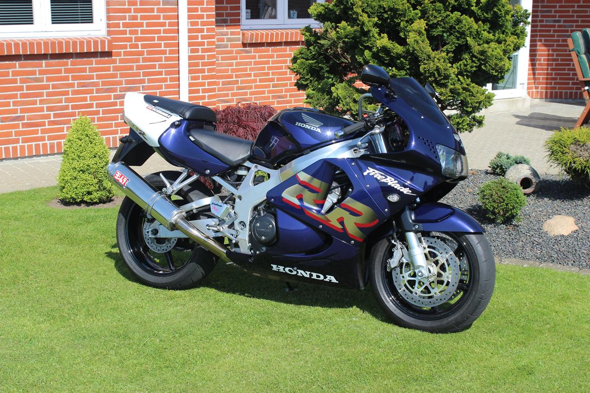 Honda CBR 900 RR FIREBLADE billede 2