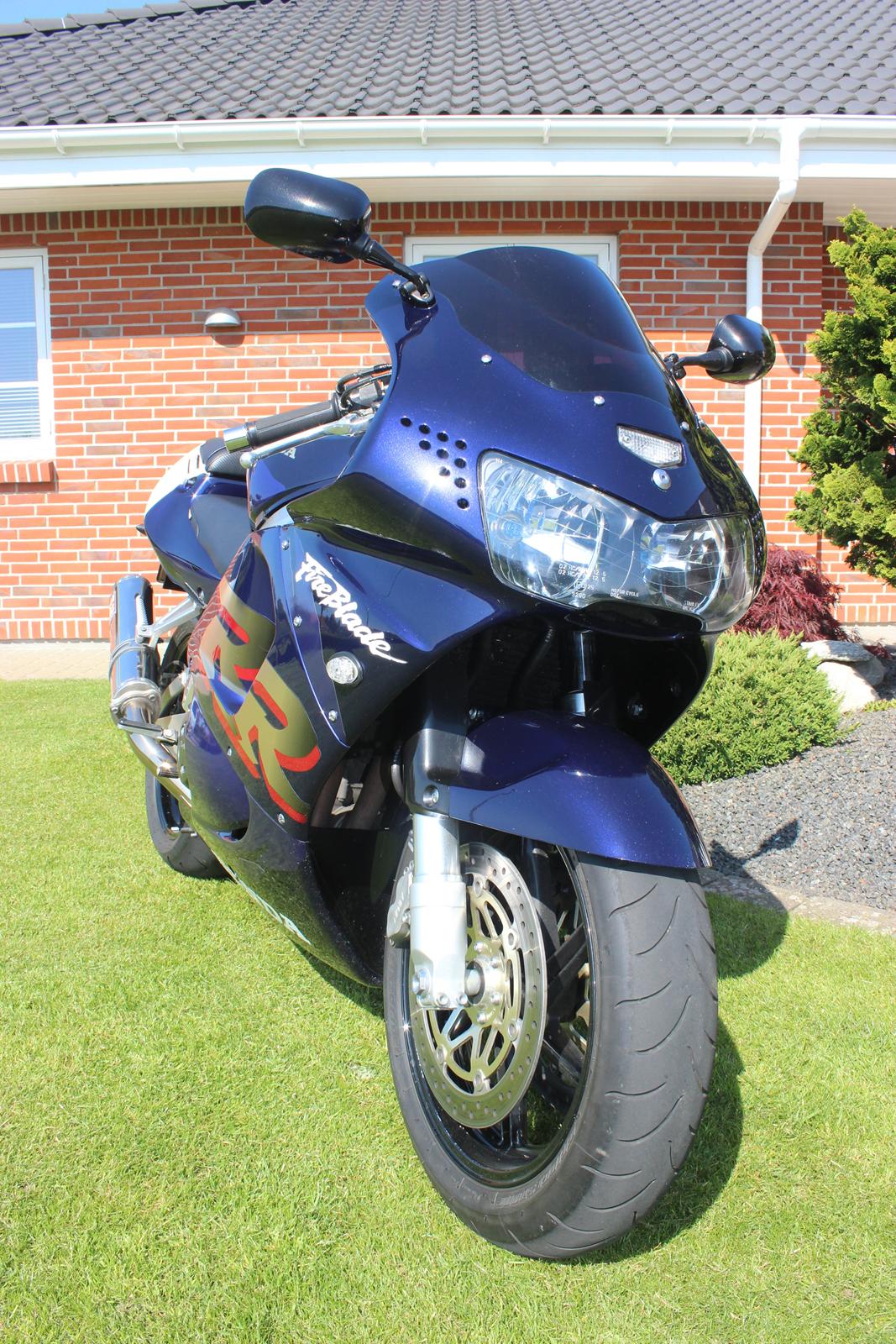 Honda CBR 900 RR FIREBLADE billede 5