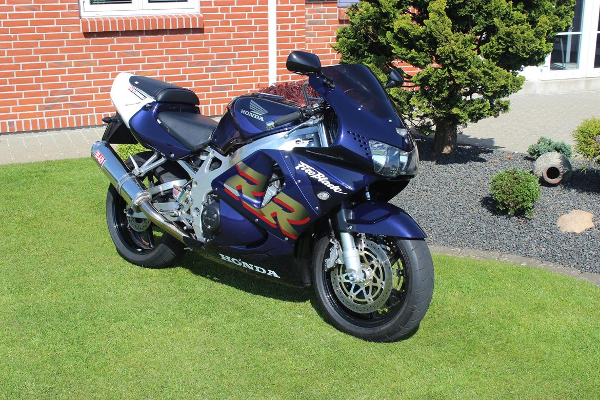 Honda CBR 900 RR FIREBLADE billede 1