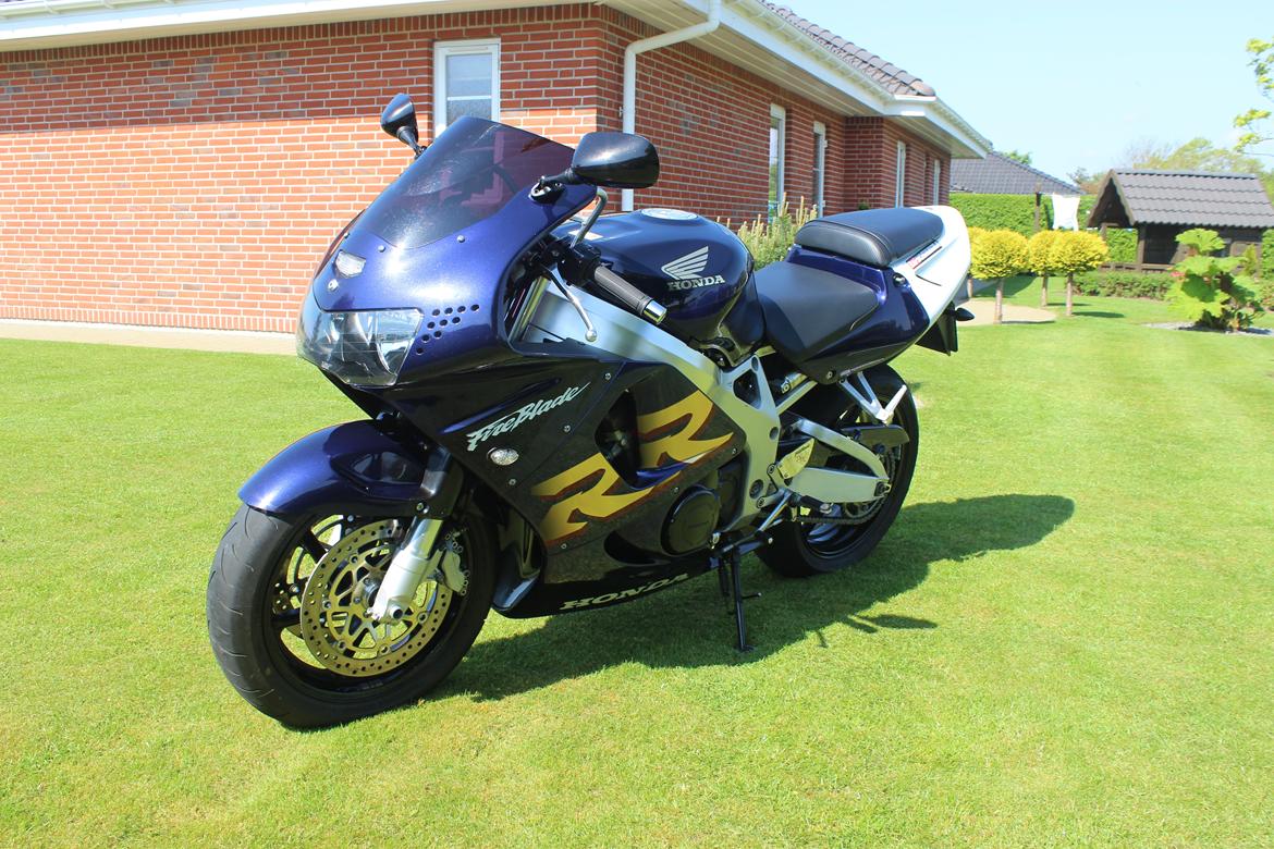 Honda CBR 900 RR FIREBLADE billede 3