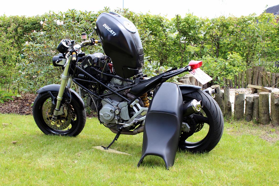 Ducati Monster 900 Dark ie billede 12