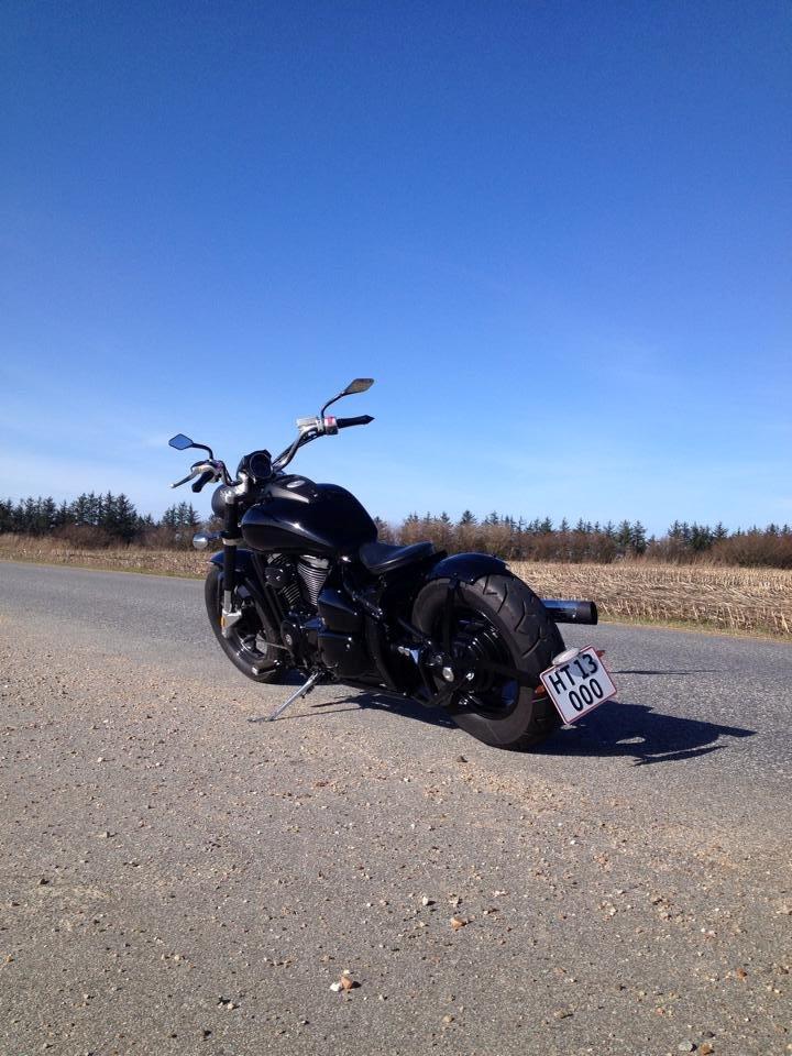 suzuki intruder m800 bobber