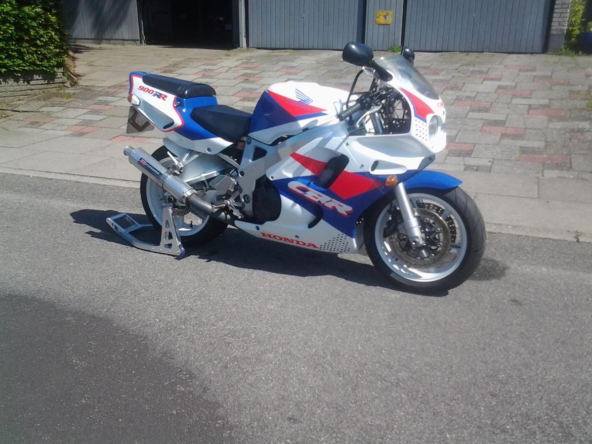 Honda CBR 900 RR SC28 billede 3