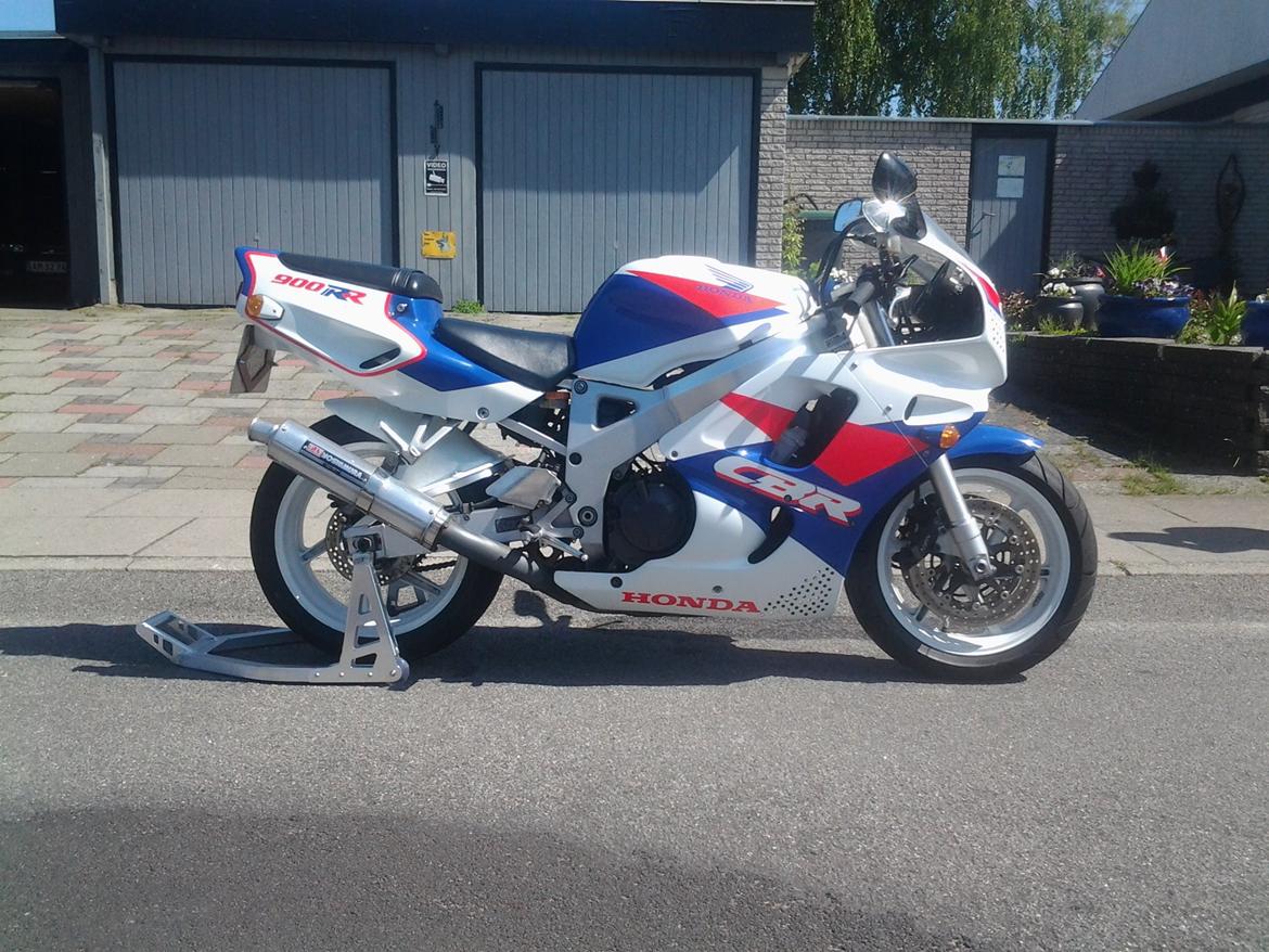 Honda CBR 900 RR SC28 billede 1