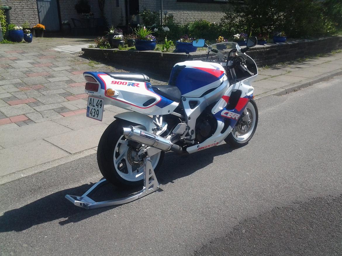 Honda CBR 900 RR SC28 billede 10