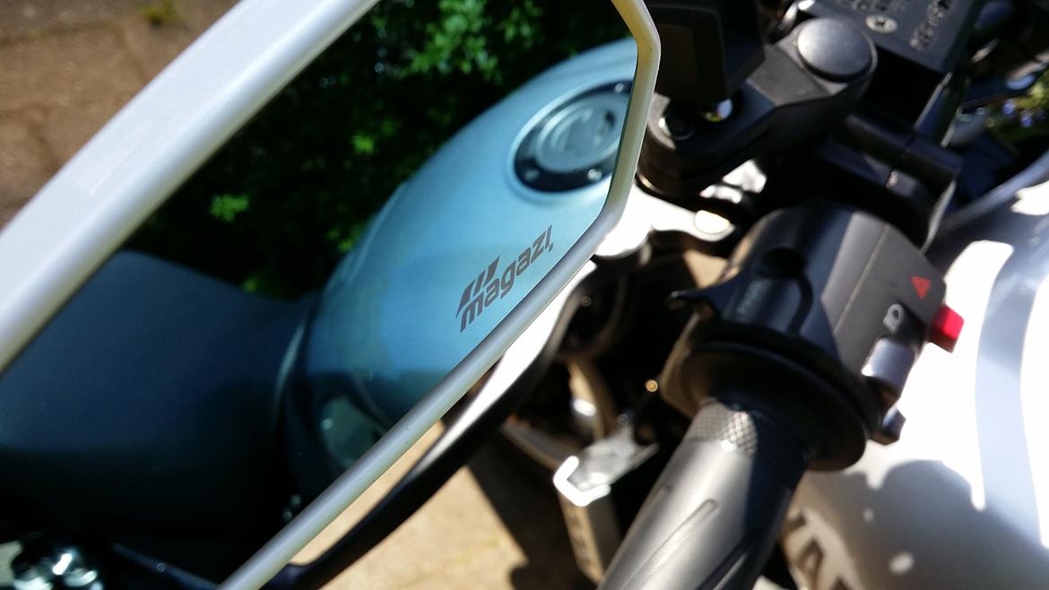 Yamaha XJR 1300 "SOLGT" - Spejlene er af mærket, Magazi, for mig helt ukendt men god kvalitet til en rimelig pris. Og de virker ganske fortrinligt.  billede 45