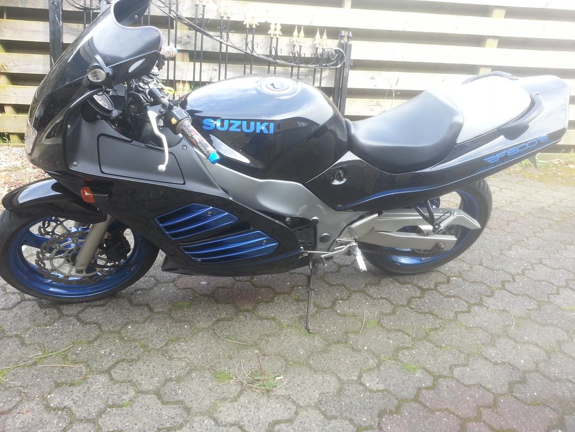 Suzuki RF 600 R billede 5