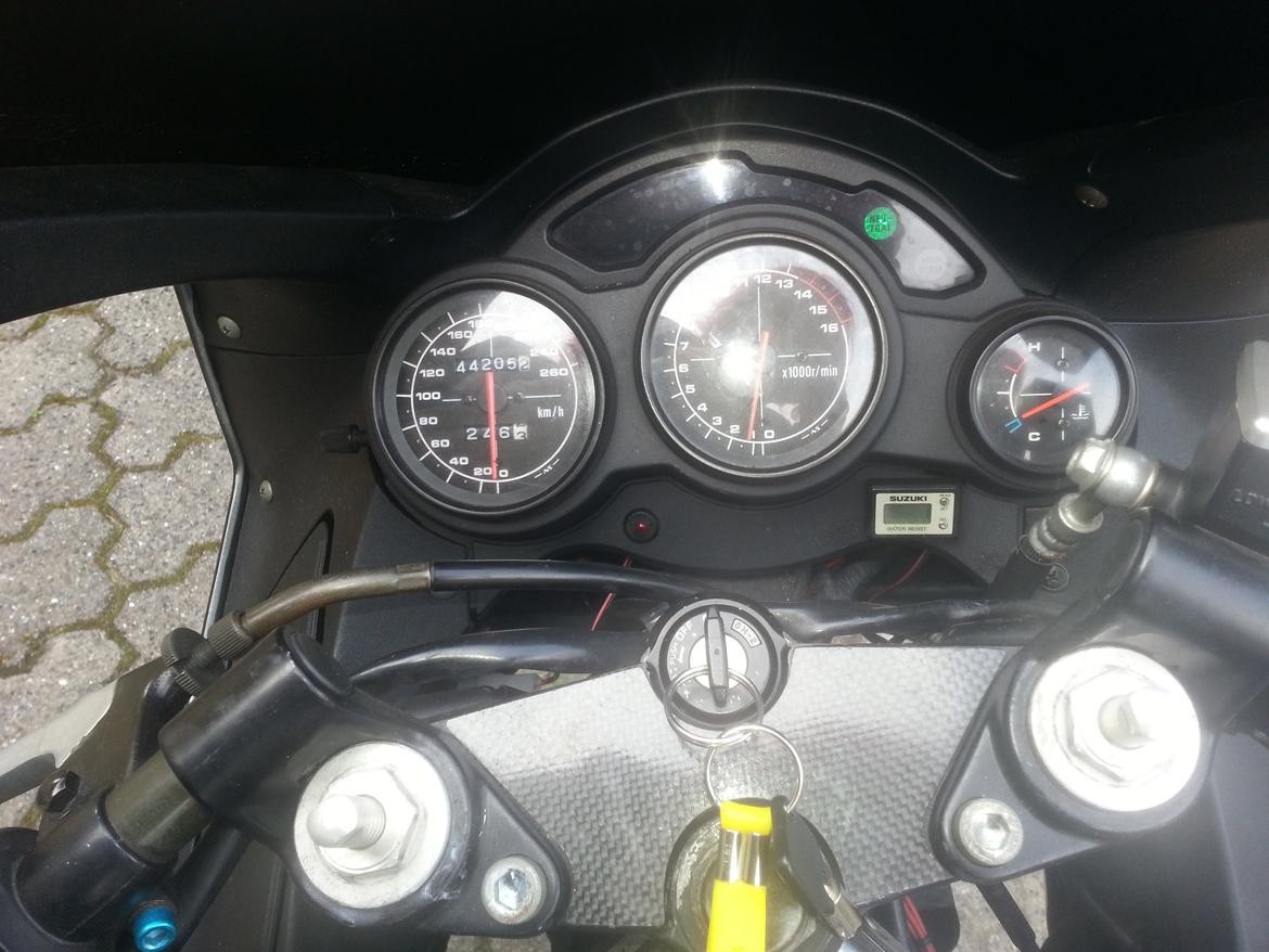 Suzuki RF 600 R billede 10