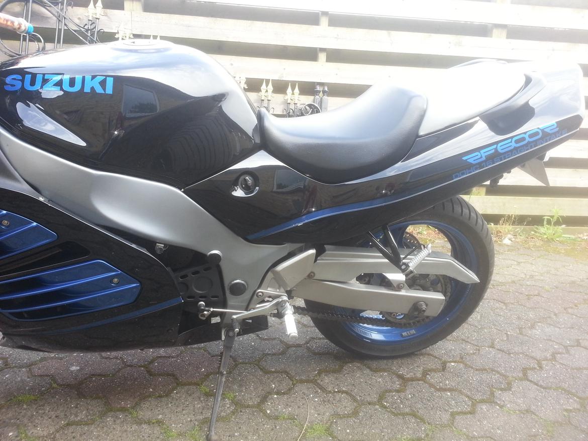 Suzuki RF 600 R billede 12
